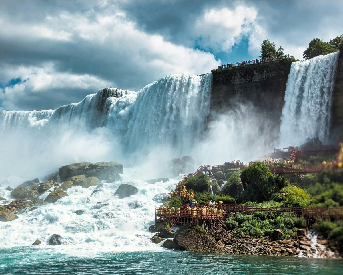 cataratas de día y de noche